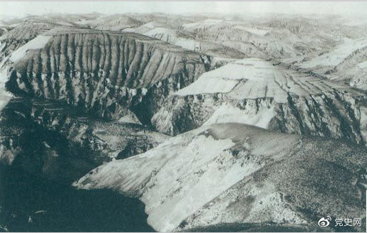 1947年4月14日，西北野戰(zhàn)兵團(tuán)取得了羊馬河戰(zhàn)役的勝利。圖為羊馬河戰(zhàn)役戰(zhàn)場(chǎng)。