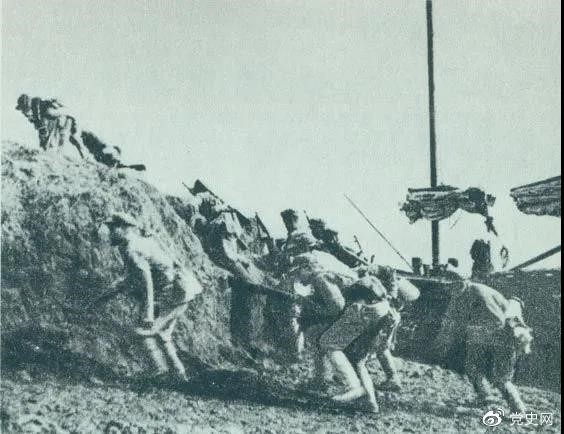 1949年5月23日，人民解放軍向上海國民黨政府軍隊發(fā)起總攻，占領(lǐng)了黃浦江堤。